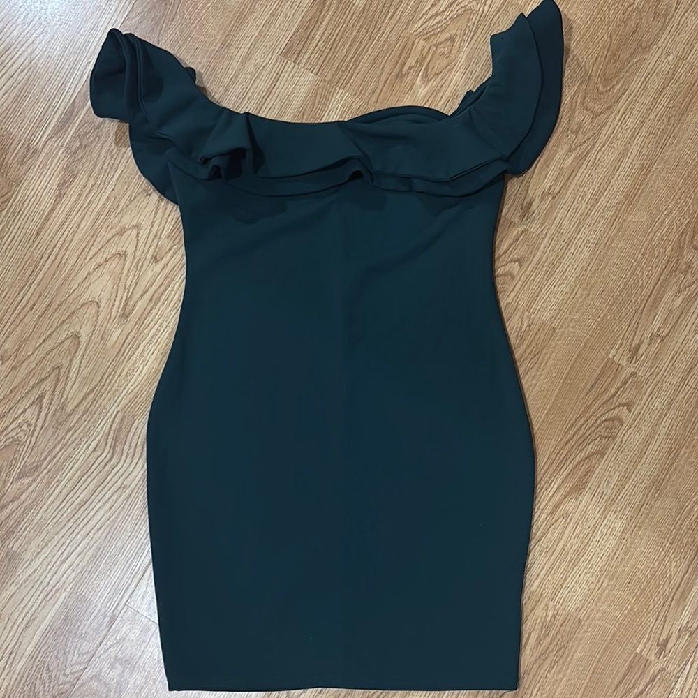 Elegant Green Off-Shoulder Dress